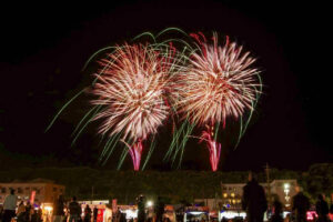 ユナイテッド喜入感謝祭のフィナーレを飾った3,000発の花火