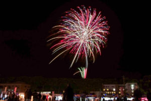 ユナイテッド喜入感謝祭のフィナーレを飾った3,000発の花火