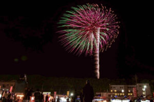 ユナイテッド喜入感謝祭のフィナーレを飾った3,000発の花火