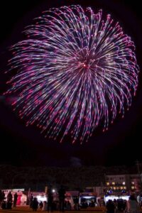 ユナイテッド喜入感謝祭のフィナーレを飾った3,000発の花火