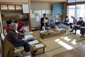 終活について講義している様子